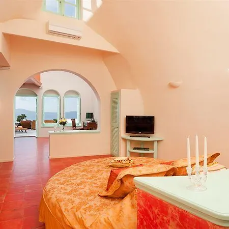 Santorini Luxury 5* Fira (Santorini)